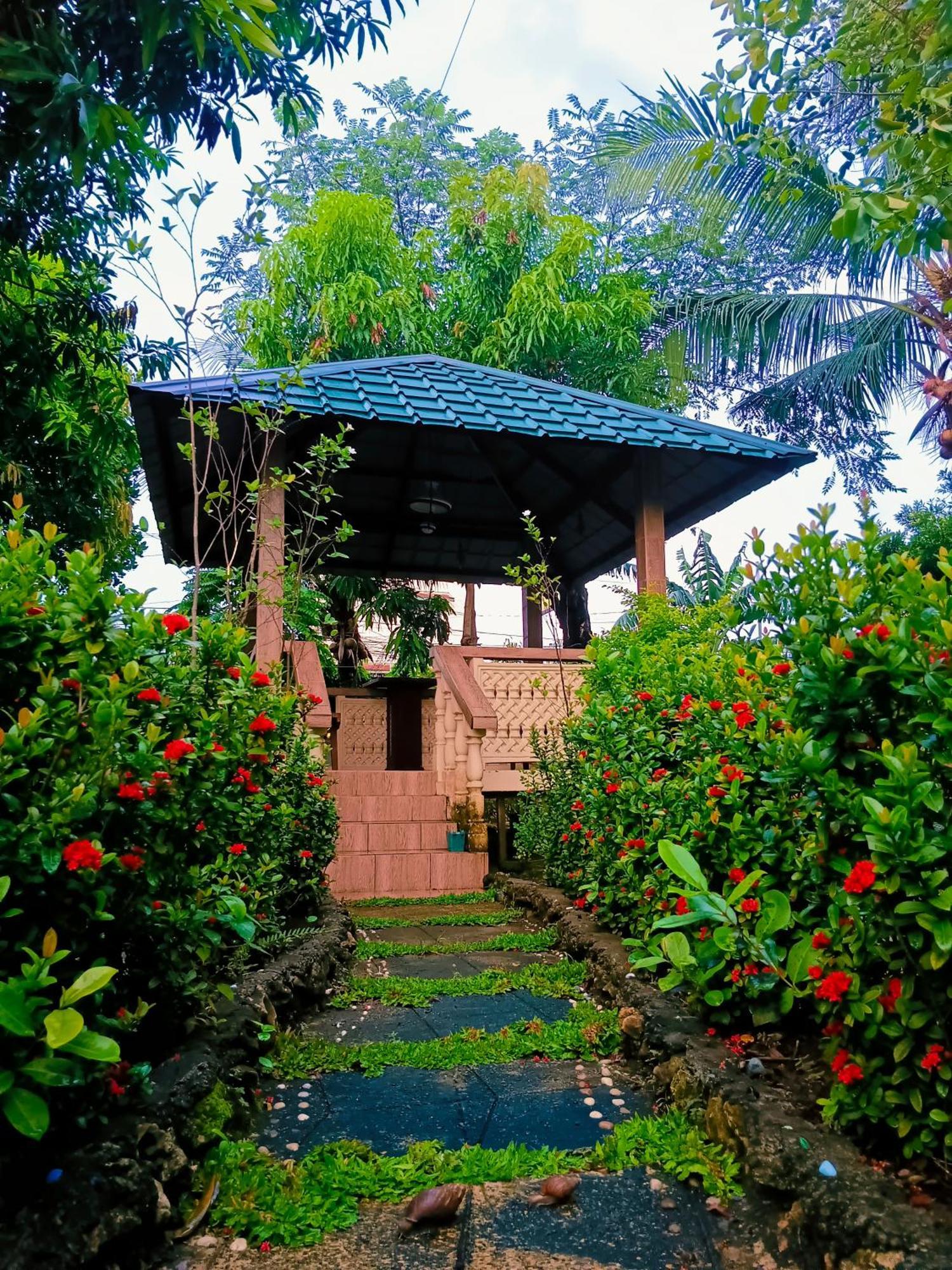 Monte Rio Gardens Bed & Breakfast Alaminos Exteriör bild